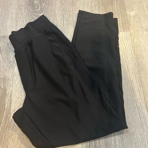 Old navy Classic Black power soft  Leggings with Ribbed Side Panels size small